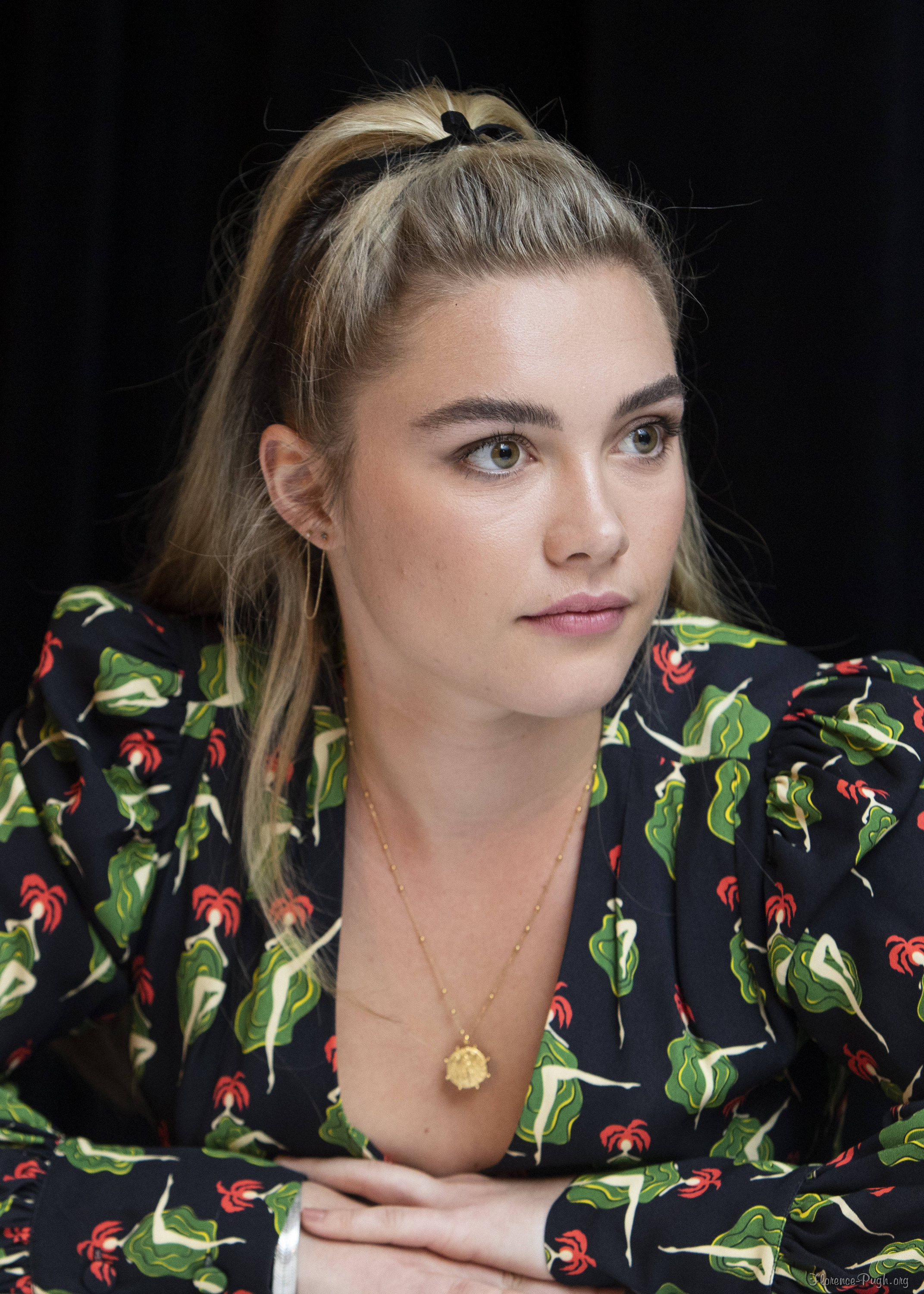 Oct 28 | 'Little Women' Press Conference - 019 - Florence Pugh Fan