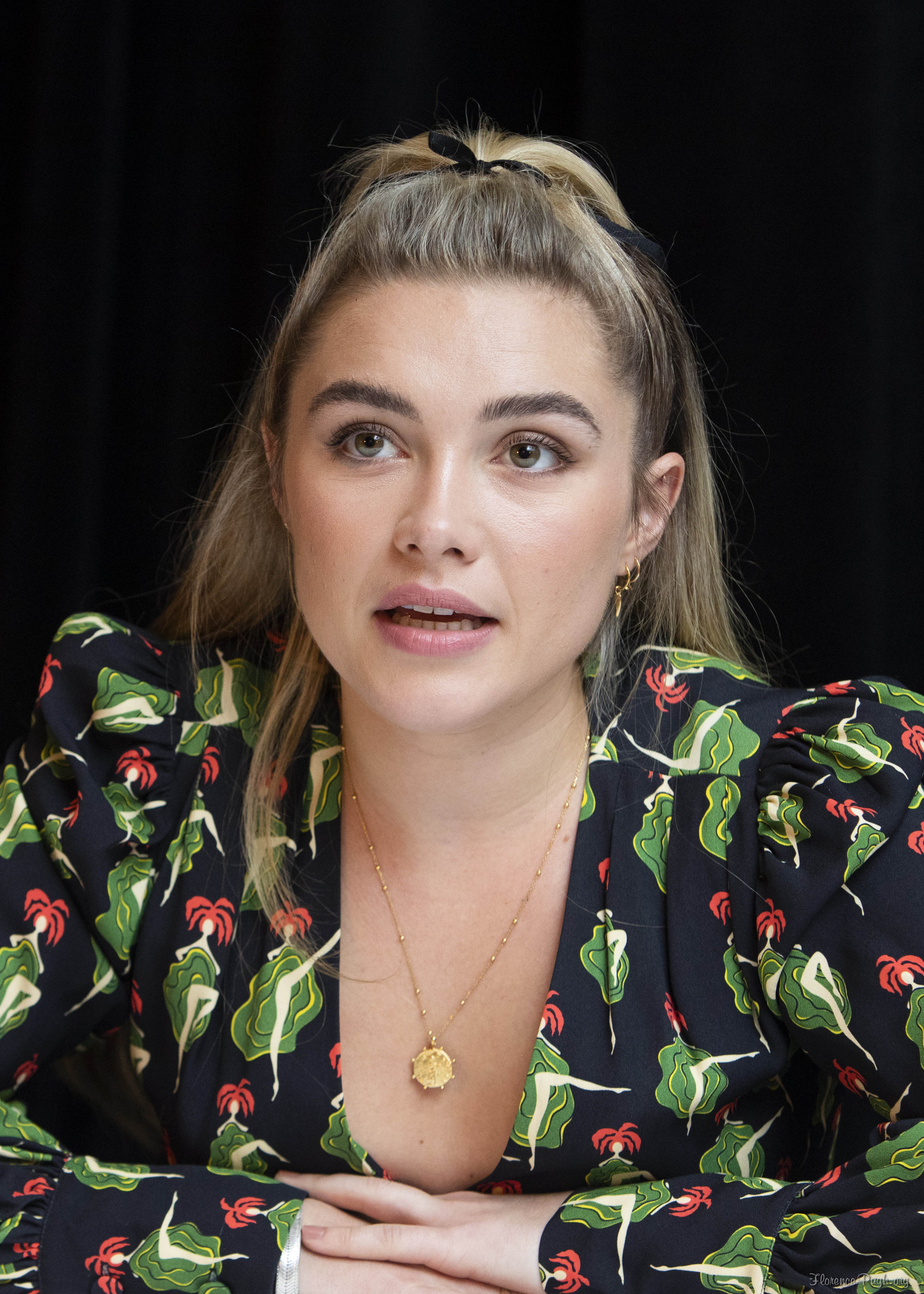 Oct 28 | 'Little Women' Press Conference - 020 - Florence Pugh Fan